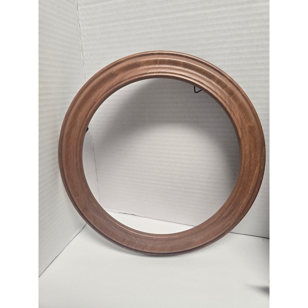 Van Hygan & Smythe Round Wood Picture Frame Brown International Collection